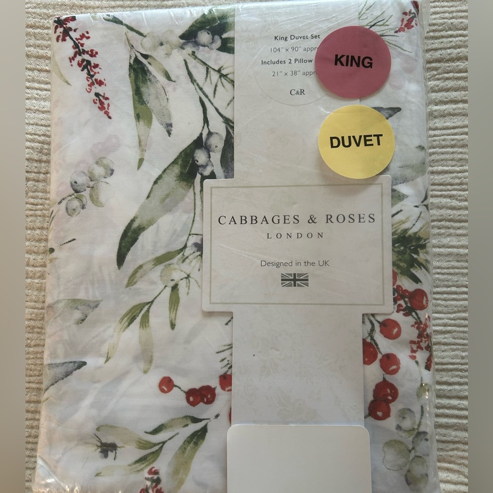 Cabbages & Roses King Size 3 pc. Duvet Set. Christmas Foliage- Fir Ruby. NWT